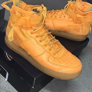 OBJ Nike SF Air Force 1 (Mid-top)